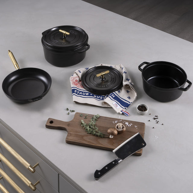 Poêle en fonte 28 cm Buster + Punch - Staub Collaboration