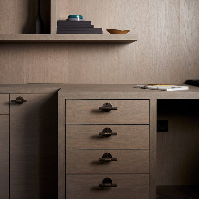 T-Bar fogantyú Busterrel + lyukasztólemezzel