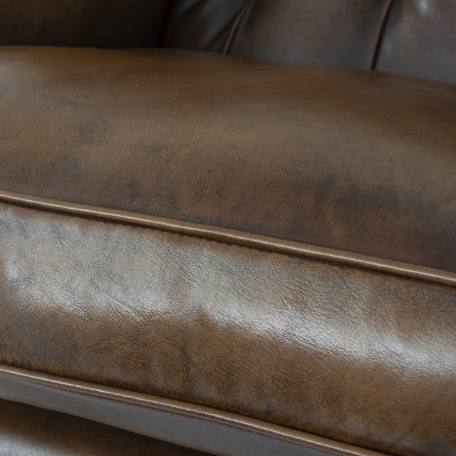 Fotoliu Chesterfield XL 83 W x 72 D x 112 H