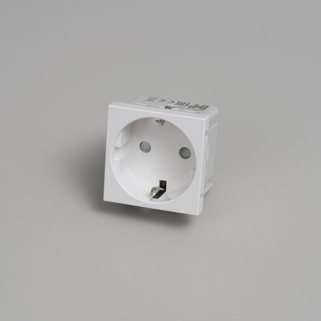SCHUKO foglalat modul F típus - 45mm - Buster + lyukasztó