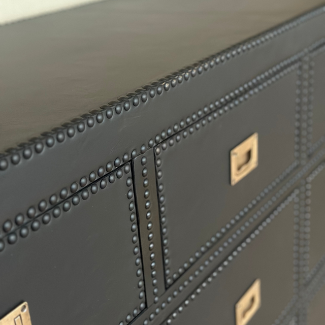 Cassettiera imbottita e rivestita in pelle Ana 180 L x 49 P x 82 H