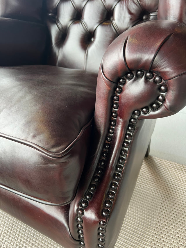 Fotoliu Chesterfield XL 83 W x 72 D x 112 H