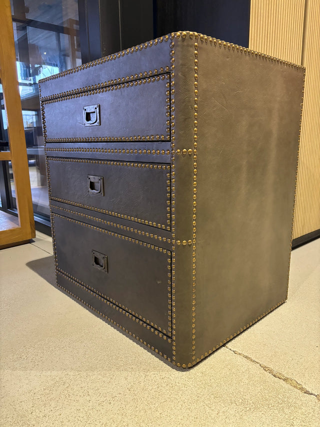 Ana Leder gepolsterter und gepolsterter Nachttisch 66 B x 45 T x 66 H