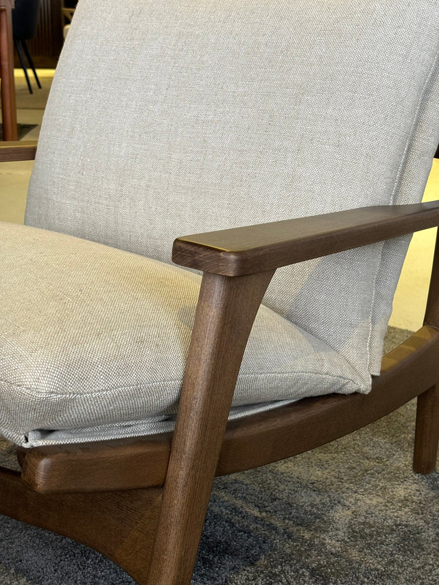 Ivy Armchair with Arms