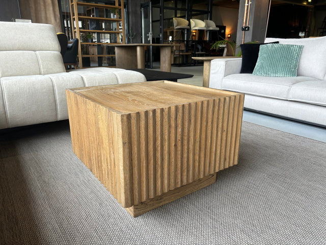 Jolie dohányzóasztal 64.5 W x 64 D x 47 H cm