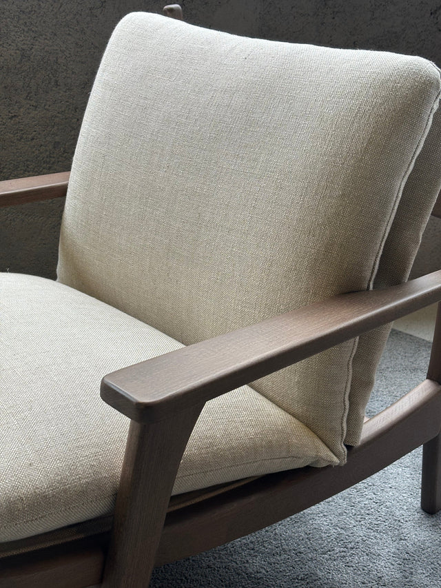 Ivy Armchair with Arms