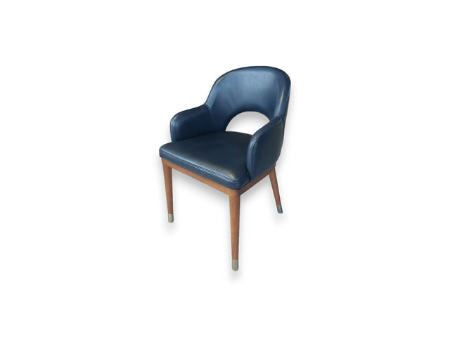Scaun Titus Limited 55 W x 46D x 82 H