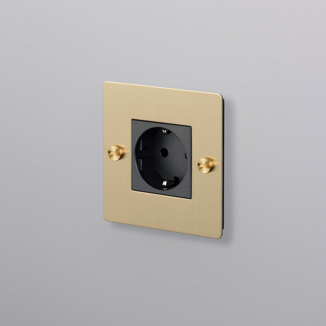 Presa Schuko 1G tipo F Buster + Punch