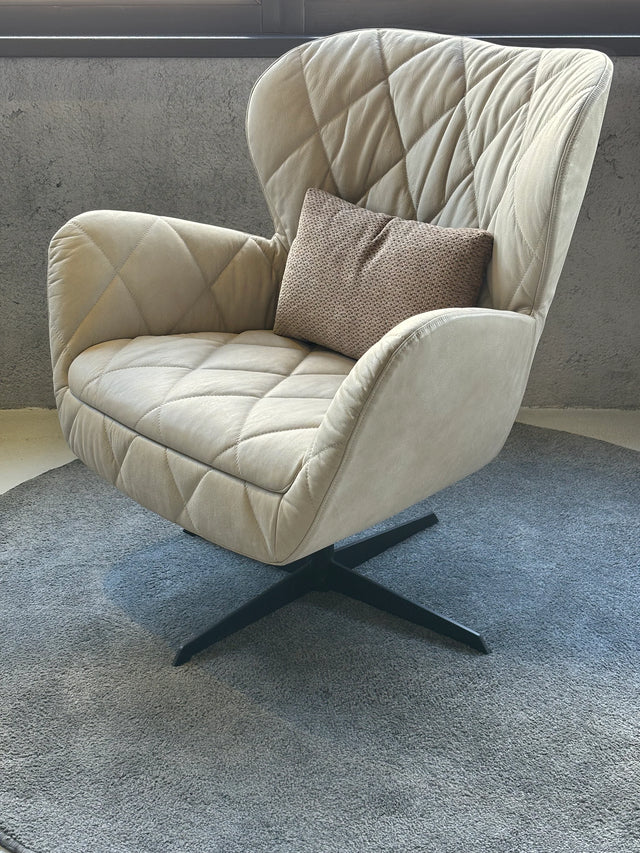 Armchair Anne-Marie 82W x 75D x 91H